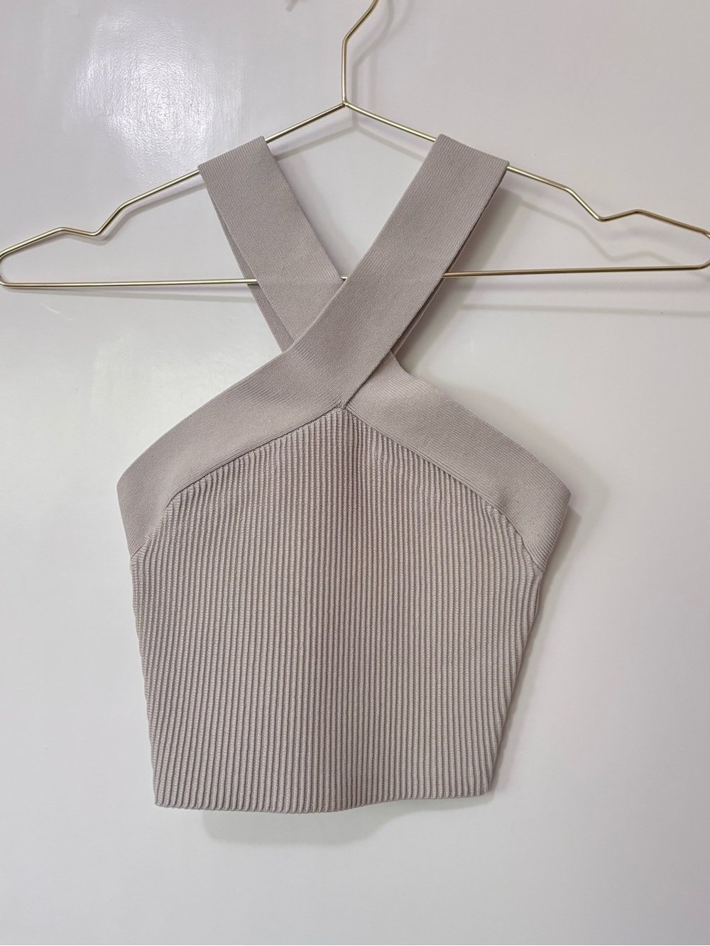 Babaton| Aritzia| Ecru Criss-Cross Sculpt Knit Halter Ribbed Crop Top Sz XXS - Picture 2 of 8